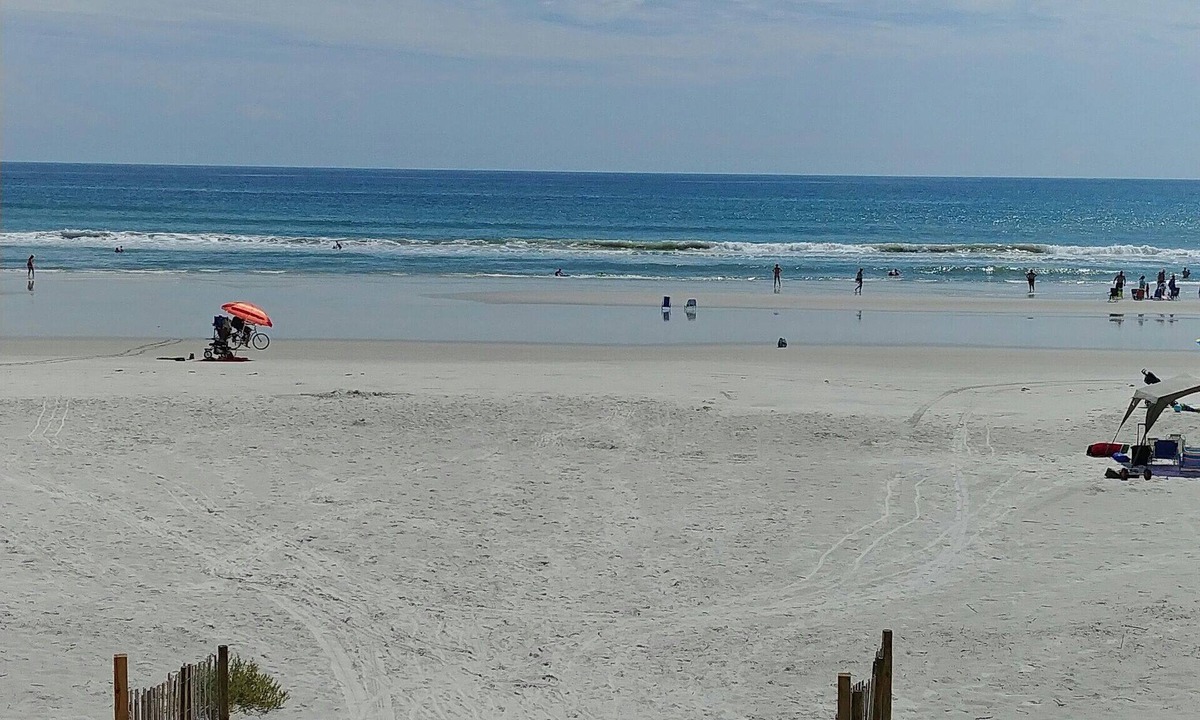 New Smyrna Beach Condo | Beach Side -Beautiful, Renovated Three Bedroom Condo