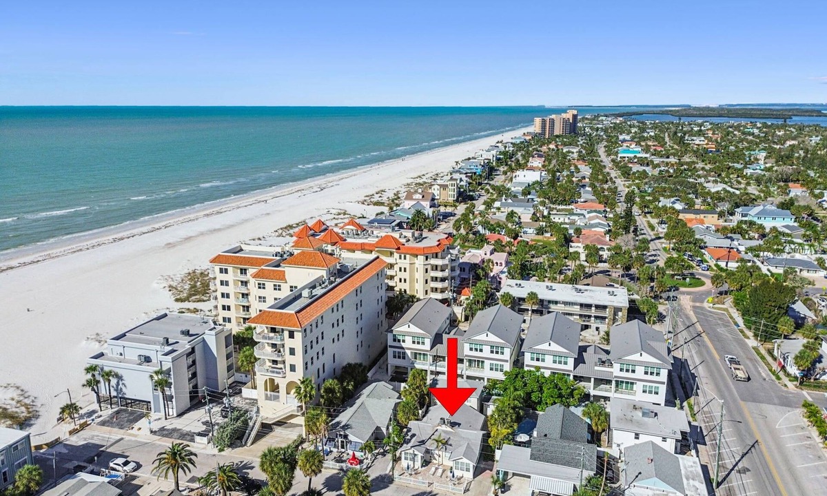 Clearwater Beach House | Beach Side Cottage 20 Steps to Beach | Beach Gear Included!