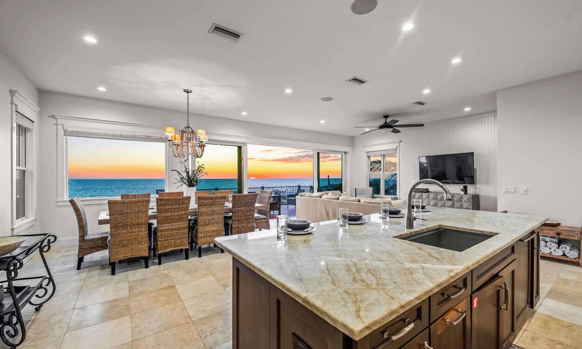 Bradenton Beach House | Beach Side Paradise - Luxury Home on the Beach
