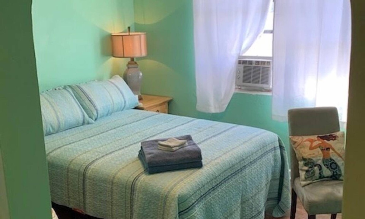 Bayview Apartment | Beach Side Studio #4 - Pet Friendly, WiFi, Off-Street Parking, Large Smart TV