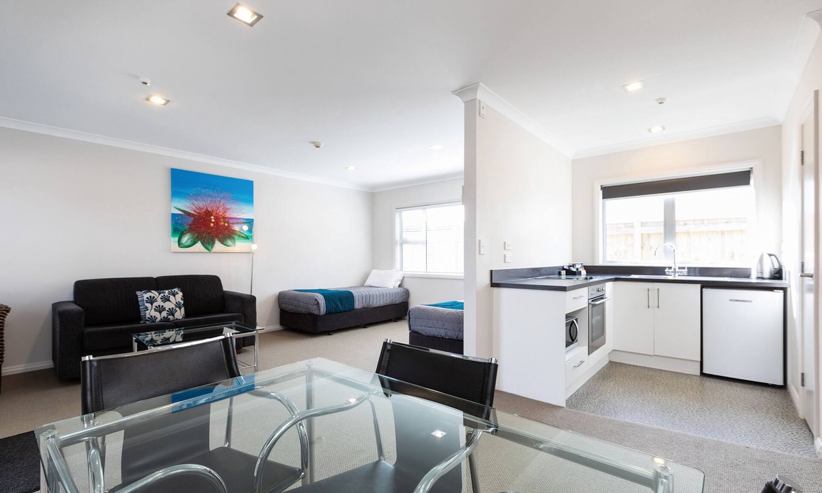 Fitzroy Hotel | Beach Street Motel Apartments