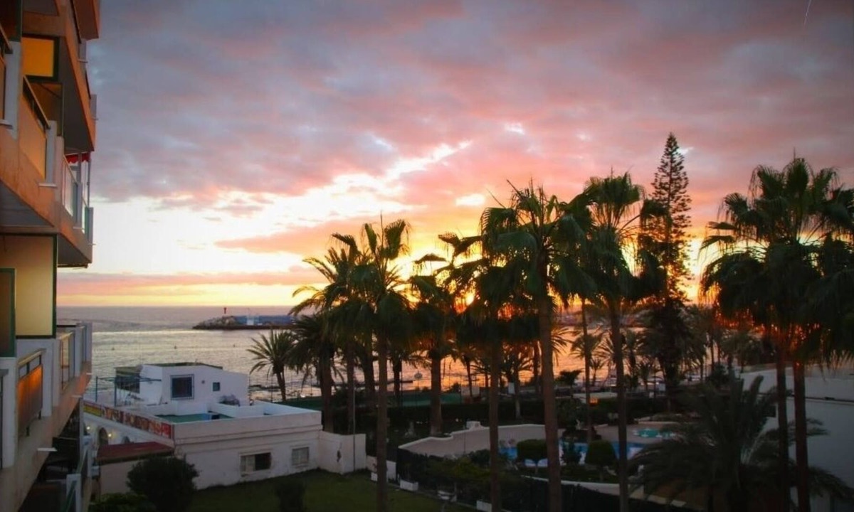 Los Cristianos Condo | Beach studio Los Cristianos VV. parking/wifi
