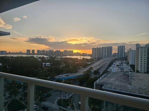Sunny Isles Beach Apartment | Beach Studio with City View