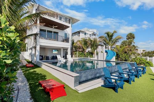 Bradenton Beach House | Beach to Bay