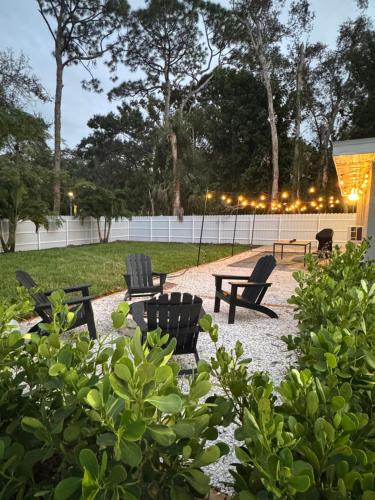 Bayou Oaks Apartment | Beach, Work & Relax I Sarasota Cassia I Month Disc I Fire Pit