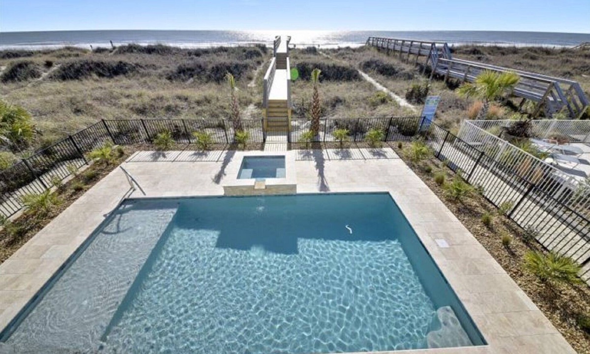 Ocean Drive House | Beachcomber 8 Bedroom LUXURY HOME - Pool, Theater Room, Game Room, Hot Tub