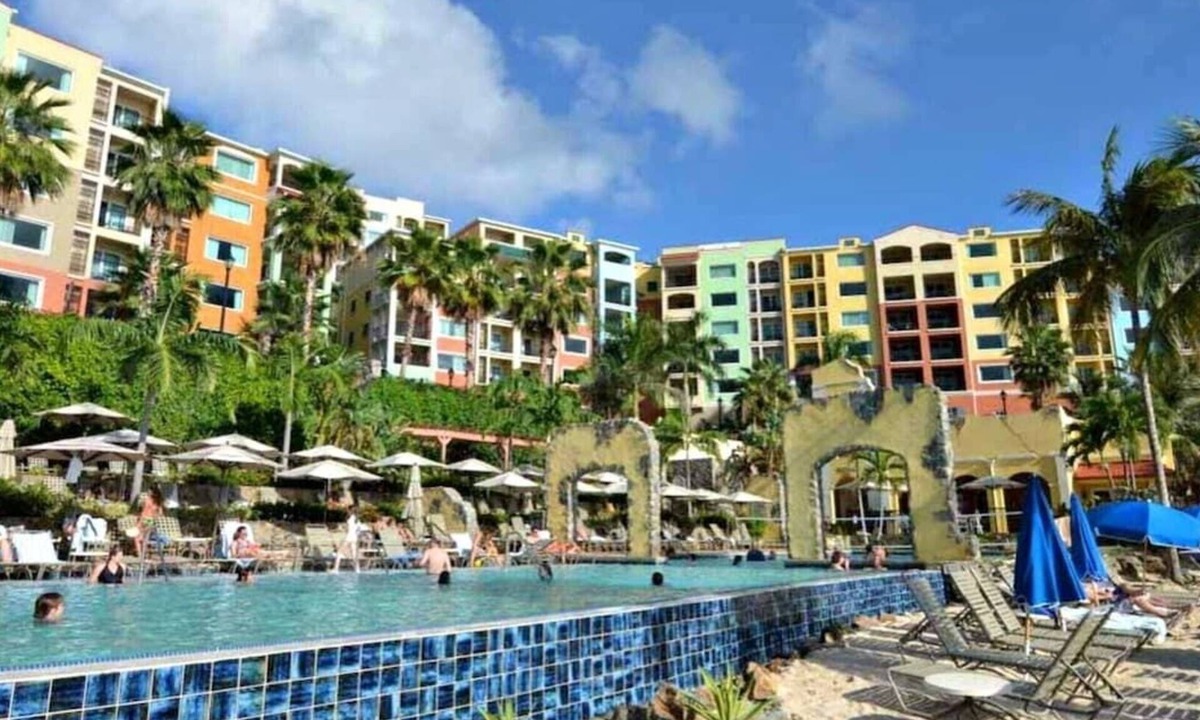 Estate Bakkero Villa | Beaches with pristine waters, Unwind in Unmatched Elegance 2 bedroom 2bath
