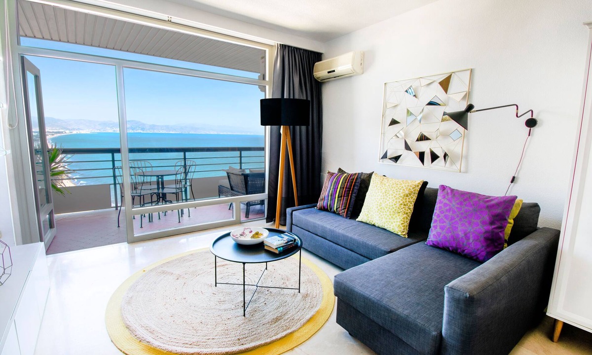 Torremolinos City Centre Apartment | Beachfront 1 bedroom apartment with amazing views.