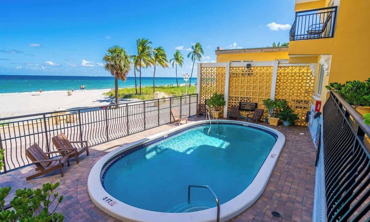 Hollywood Apartment | BeachFront 1 BR with Ocean View, Pool and Parking