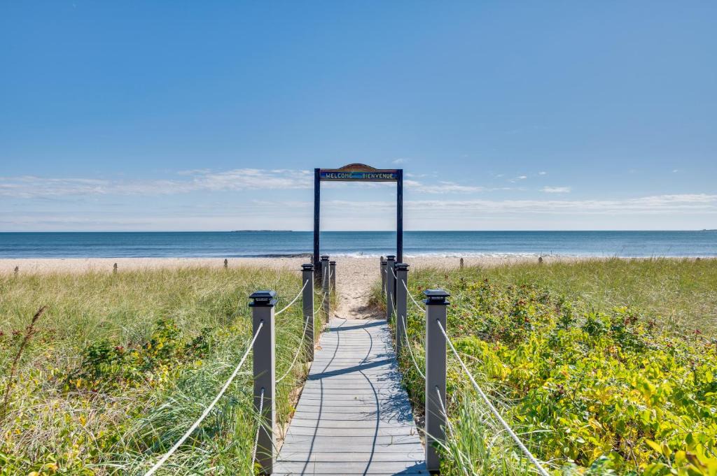 Old Orchard Beach Apartment | 'Beachfront 15' Condo on Old Orchard Beach