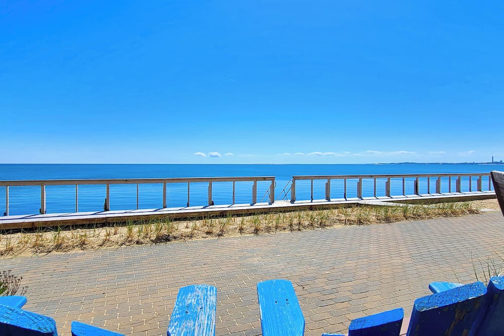 North Truro Condo | Beachfront 1BD-A/C, Amazing Water Views & Sunsets, Direct Beach Access