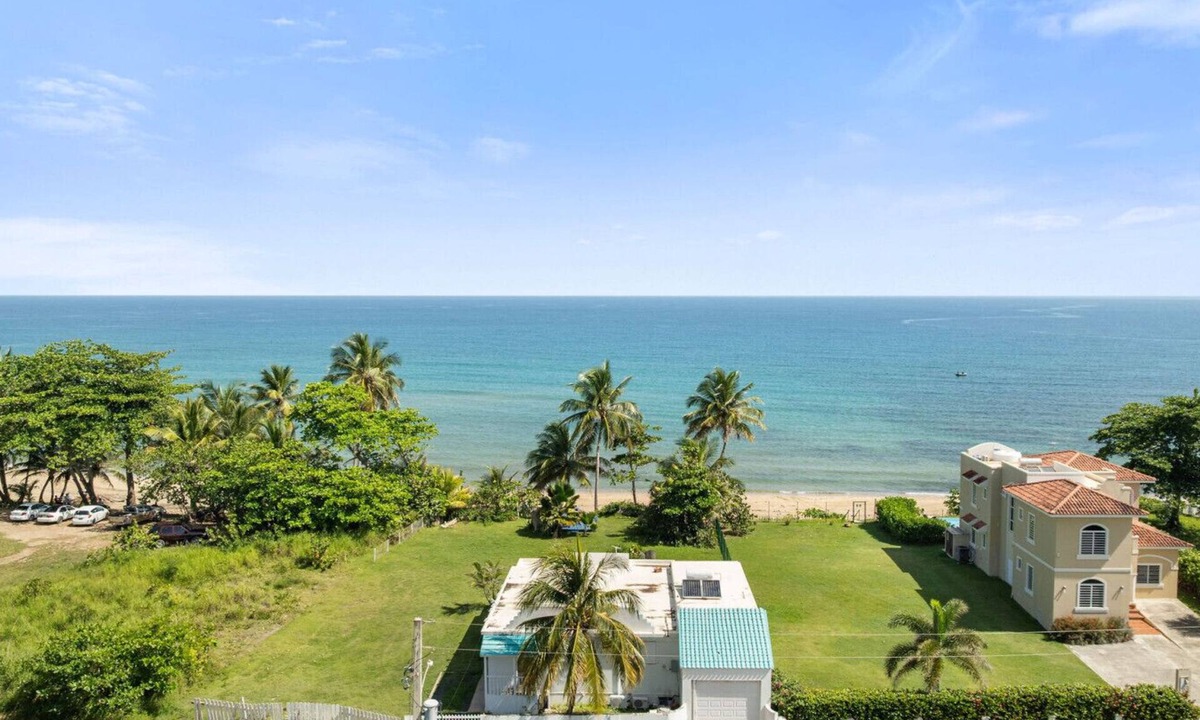Rio Grande House | Beachfront 2 bdr Apt in Aguada