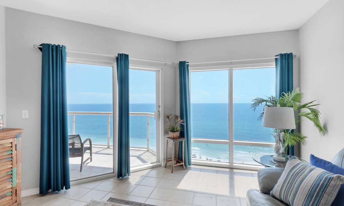 Villa Primera Condo | 🌅Beachfront-2 Pools-Hot Tub-Sauna-Gym-2BR Emerald Isle 1206🌅