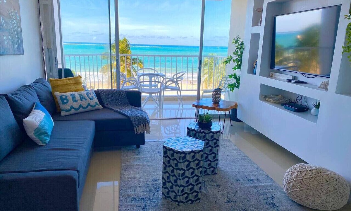 Isla Verde Apartment | Beachfront 2b/2b King Bed Isla Verde Parking