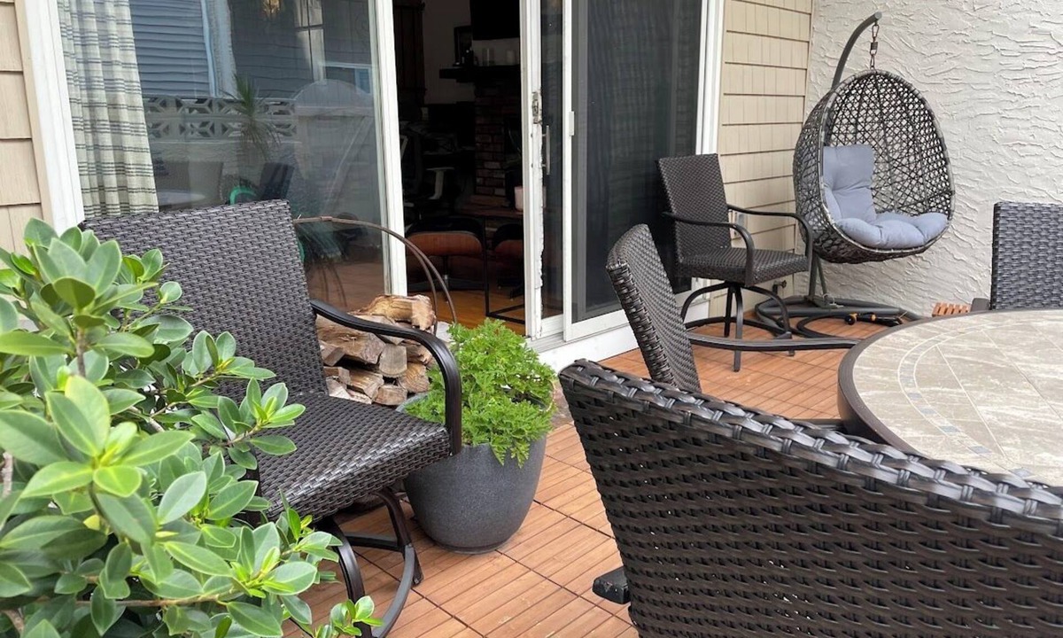 Sea Bright House | Beachfront 2br/2.5bath, 3 Balconies w/Ocean views, Private patio, kids/pets ok!