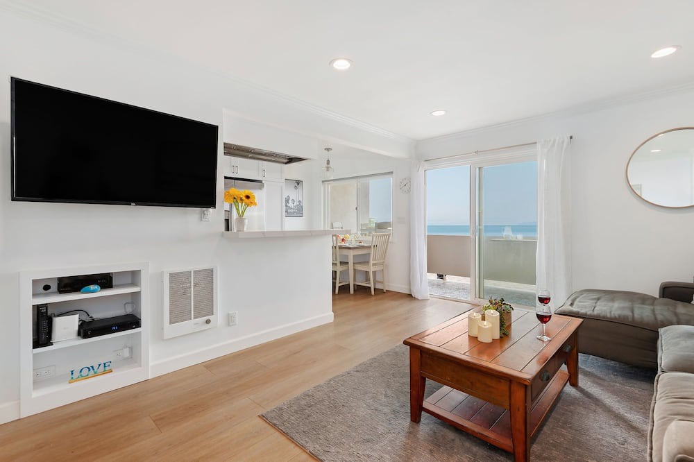 Carpinteria Condo | Beachfront 2BR Condo in Sunny Carpinteria. Walk Everywhere!