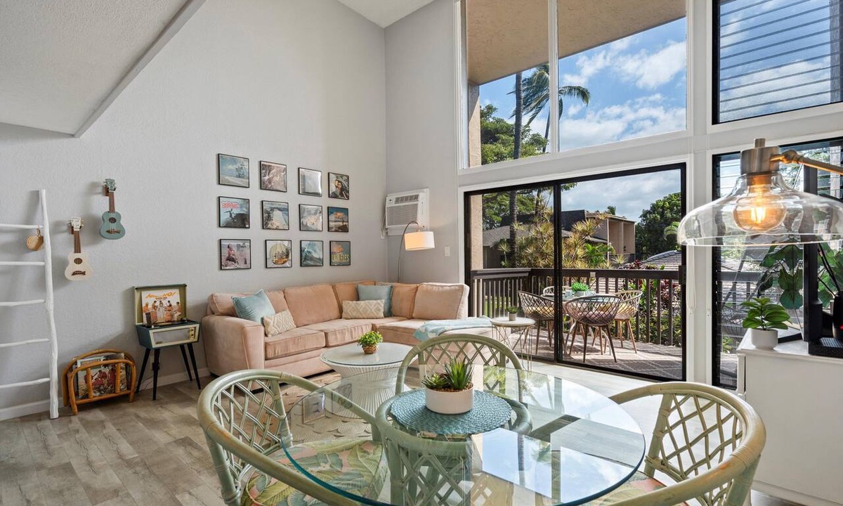 Kihei Condo | Beachfront 2BR condo with heated pool and hot tub summer deals