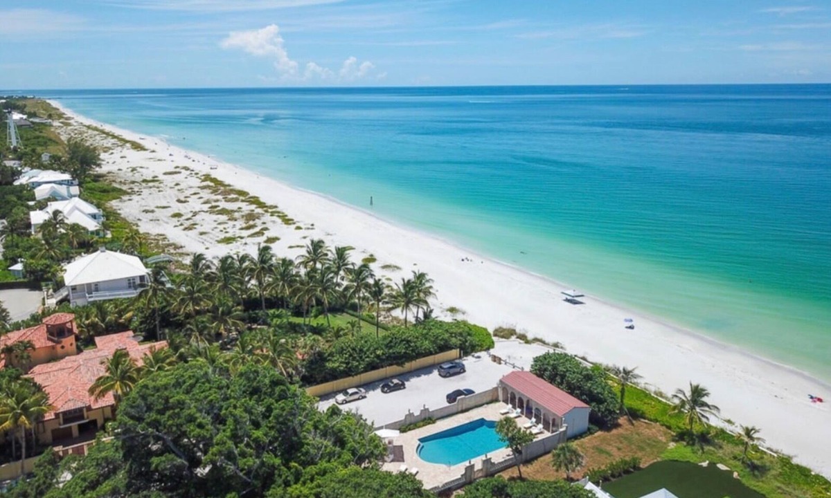 Boca Grande House | BEACHFRONT 3 BEDROOM, 3 BATH HOME WITH POOL IN BOCA GRANDE, FLORIDA