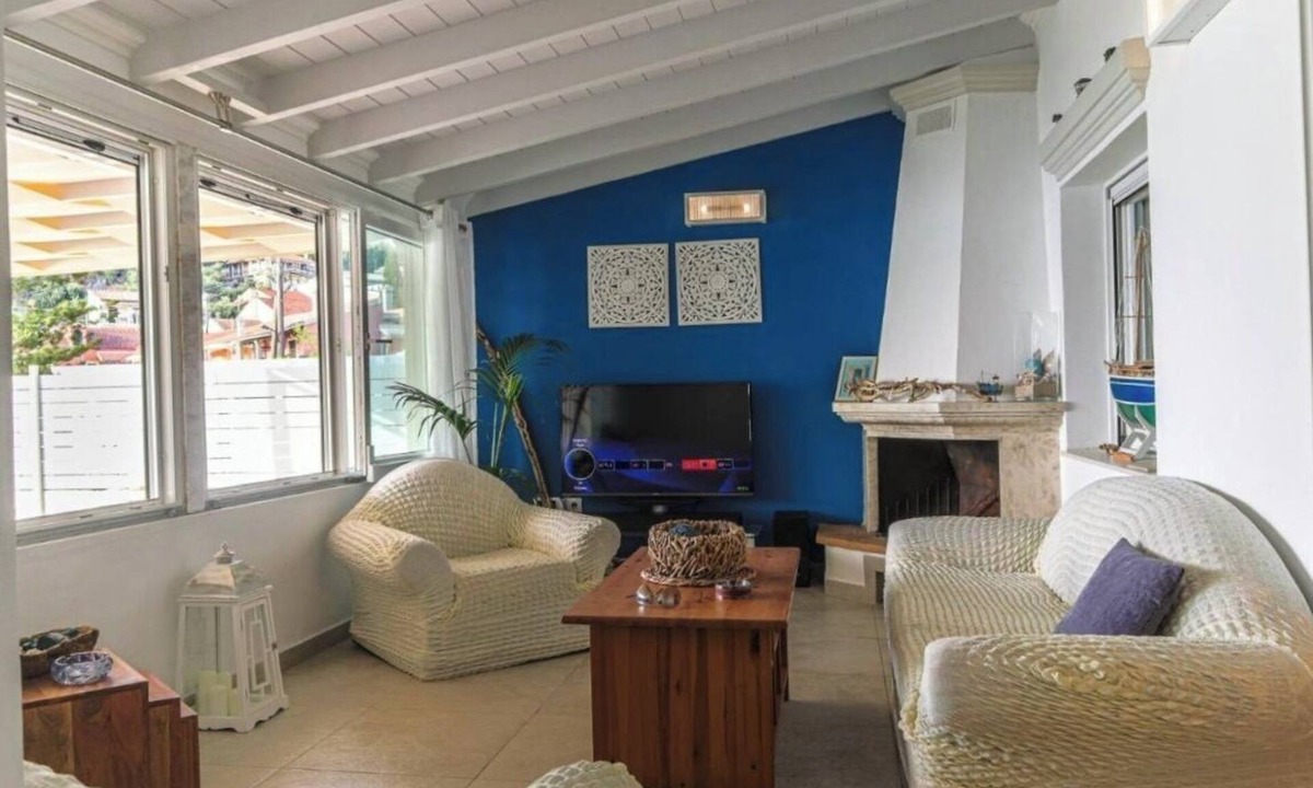 Kassiopi Villa | Beachfront 3-bedroom private villa 350m from the centre of the resort Kassiopi