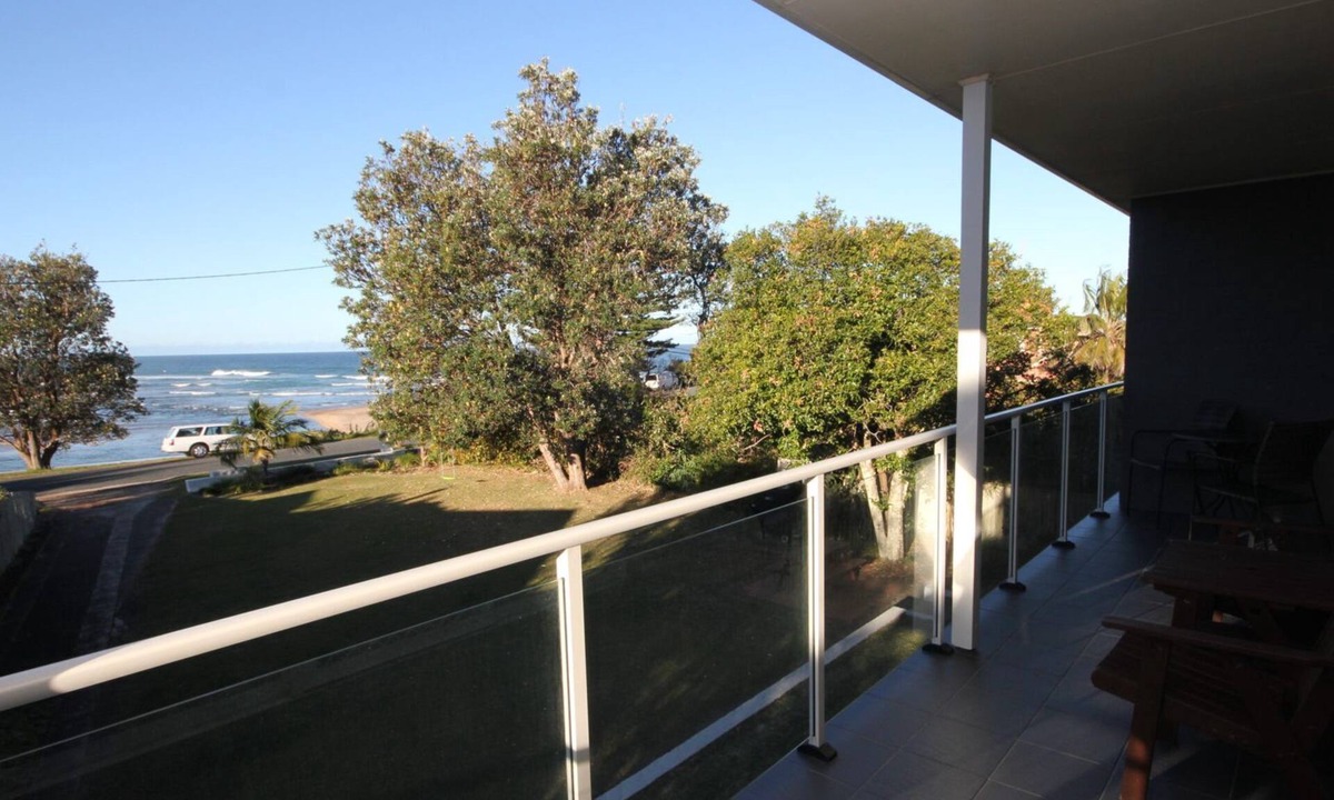 Lake Cathie Apartment | Beachfront 3 - short walk to beach