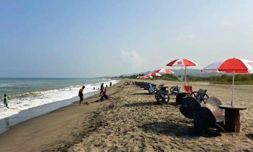 Caba House | Beachfront Aircon Modern Kubo for 10 pax
