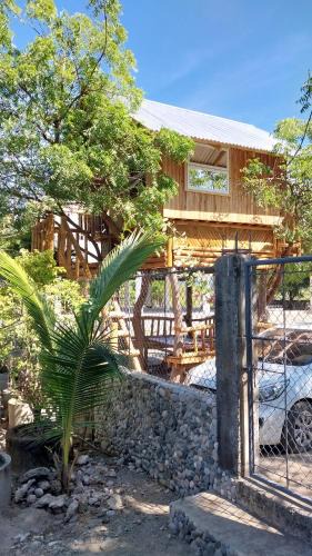 Philippines House | Beachfront Aircon Treehouse for 6 to 7pax