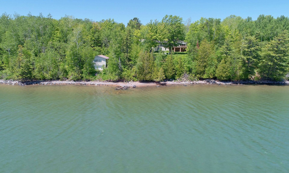 Herbster House | Beachfront and Lakehouse With All of the Comforts!