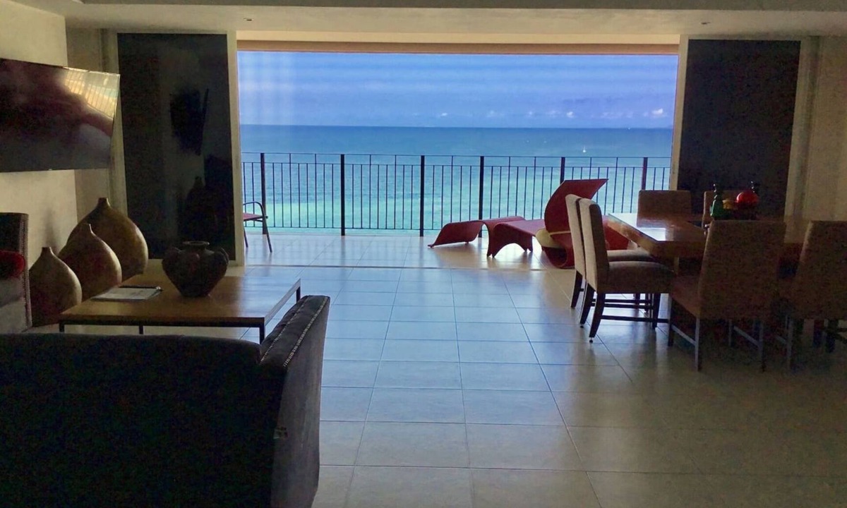 South Hotel Zone Apartment | Beachfront Apartment Grand Venetian 2