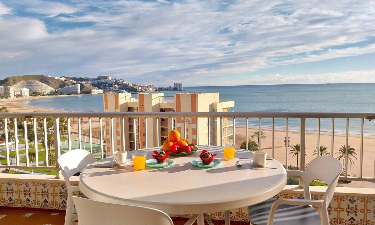 Cullera Apartment | Beachfront Apartment in Cullera, Valencia with Sea Views
