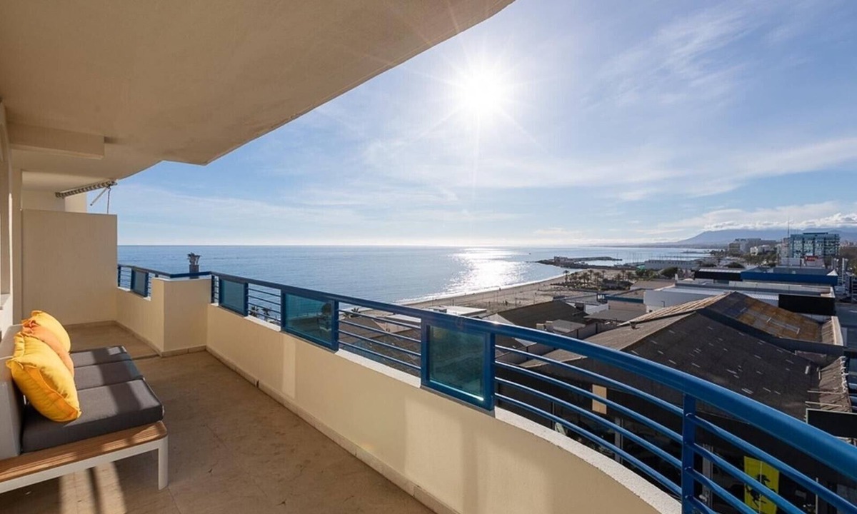 Marbella Apartment | Beachfront Apartment with Sea View, Pool, Terraces & Wi-Fi