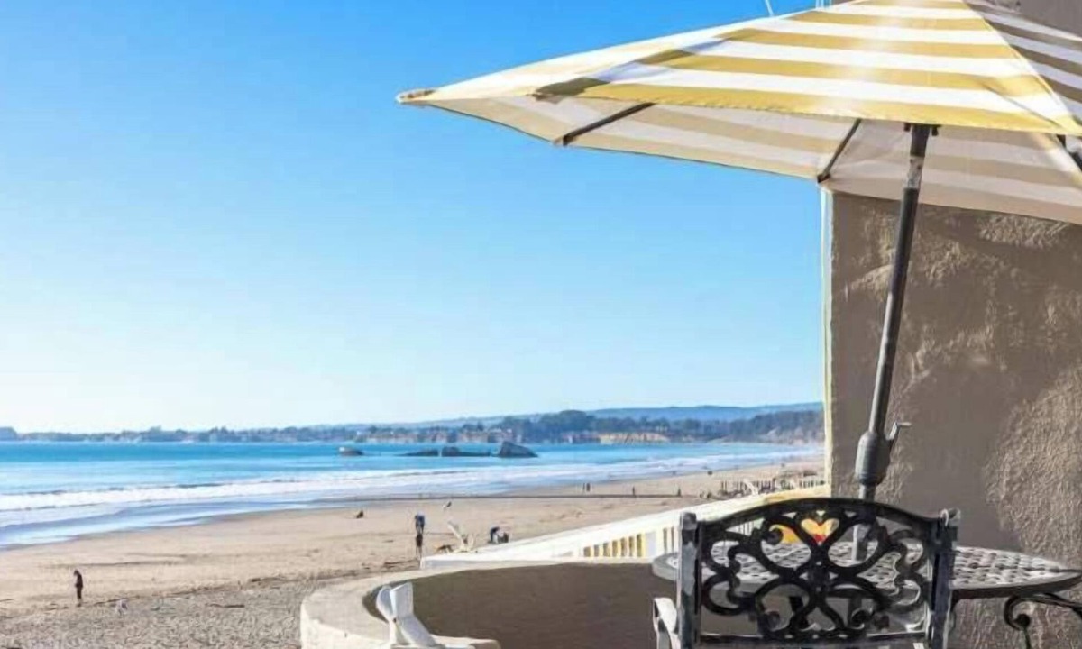 Rio del Mar House | Beachfront Aptos Home - Right on the Sand!