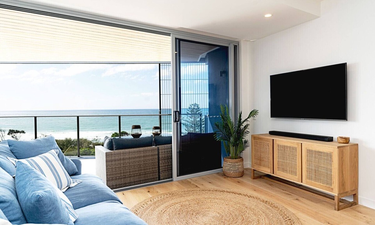 Alexandra Headland Apartment | Beachfront Escape at Beach Life with Ocean Views