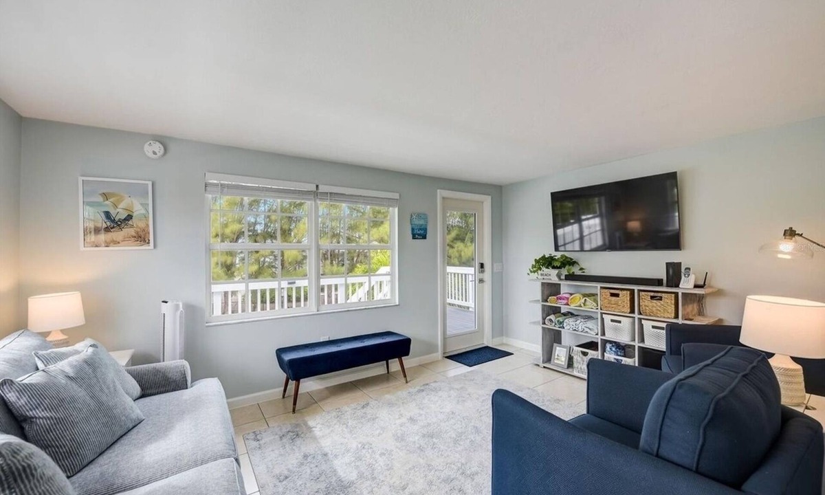 Ilexhurst Condo | Beachfront Balcony, Cozy Escape