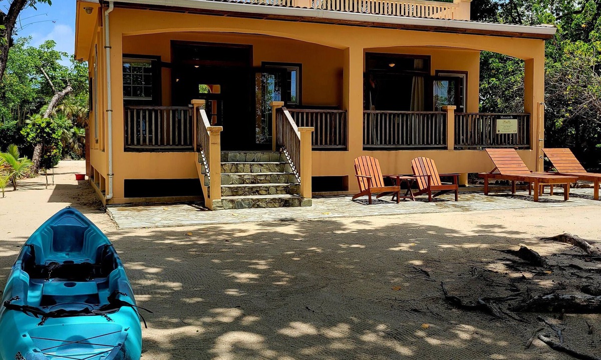 Sittee River House | Beachfront Beachside Breeze Beach House, 2 Bed & 2 Bath, 360 View Roof Deck