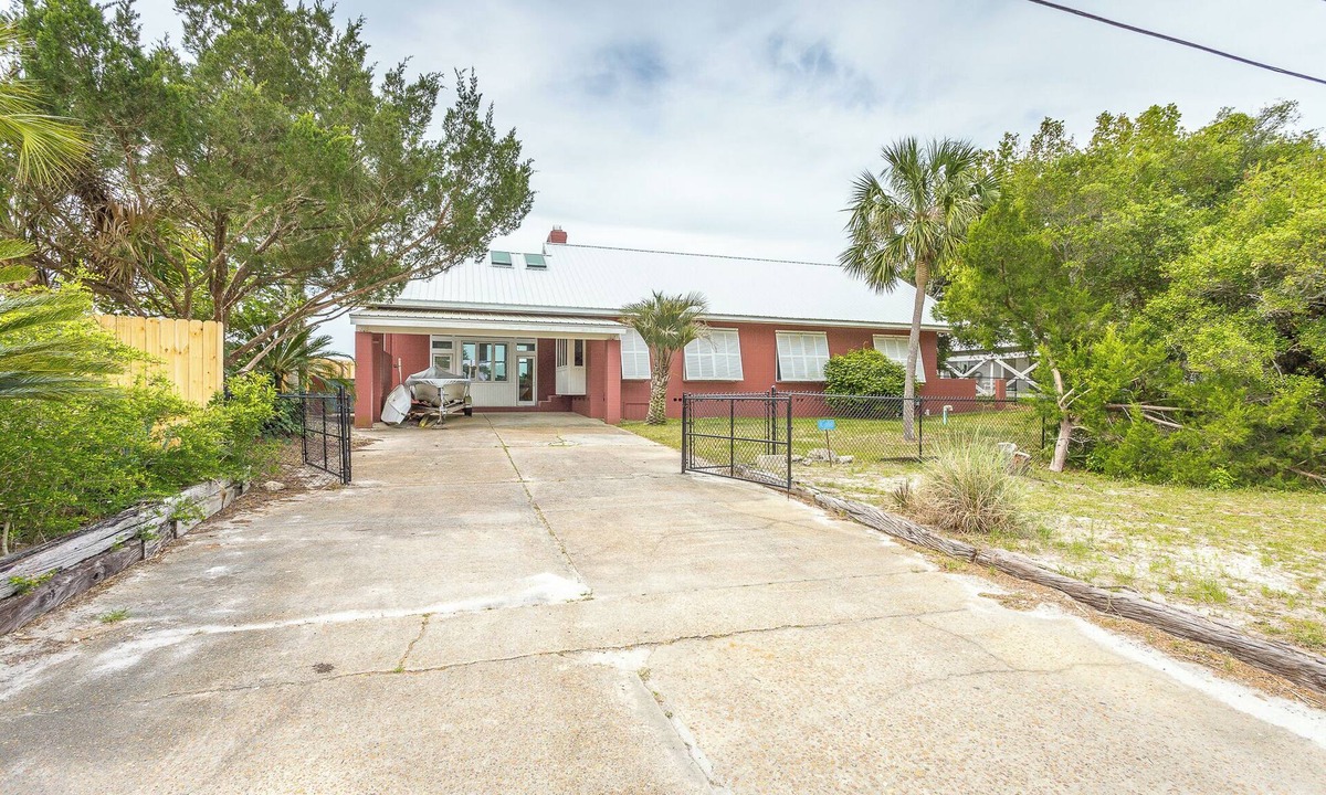 Alligator Point House | Beachfront Beauty | Pet-Friendly + Wide Open Shores