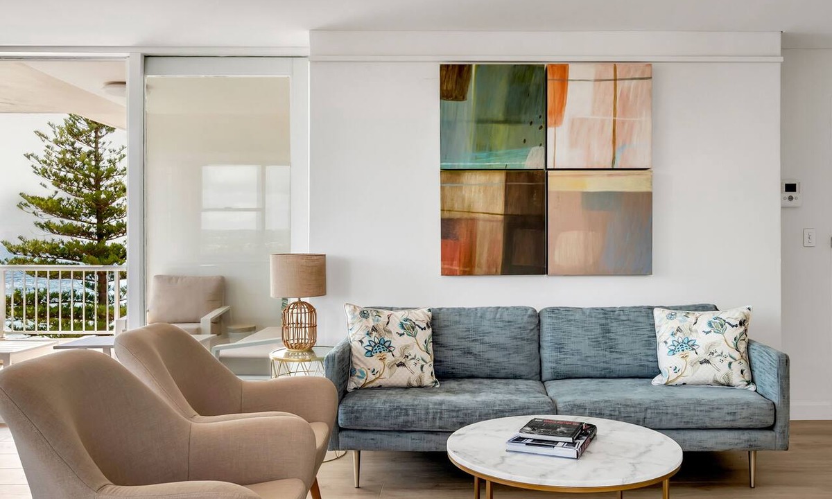 Manly Apartment | Beachfront Beauty with 270° Views Short Level Walk to Manly