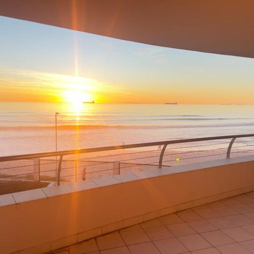 Kareeberg Apartment | Beachfront bliss! Front row seats on Lagoon Beach