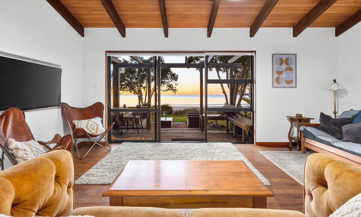 Parapara House | Beachfront Bliss, Parapara. Stunning beachfront home. Family and pet friendly.