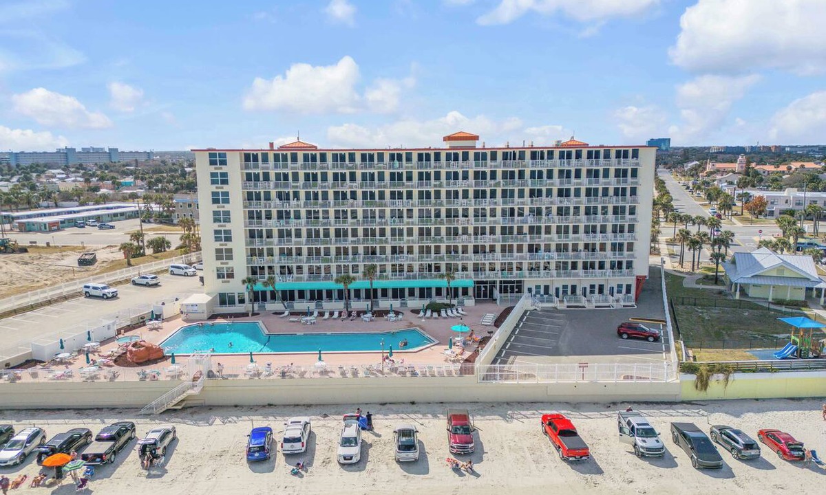 Lenox Park Apartment | Beachfront Bliss in the Heart of Daytona! Directly on the beach. Heated pool.