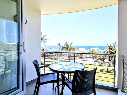 Shaka's Rock Apartment | Beachfront Bliss