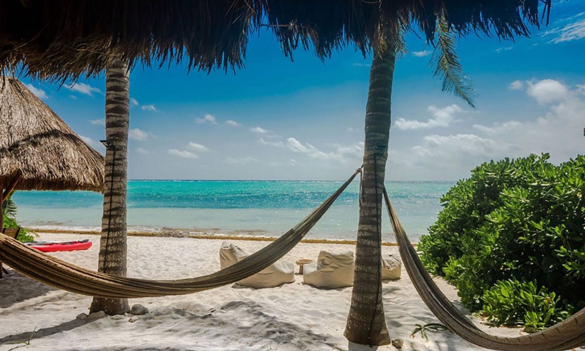 Soliman Bay House | Beachfront Bungalow in Soliman Bay