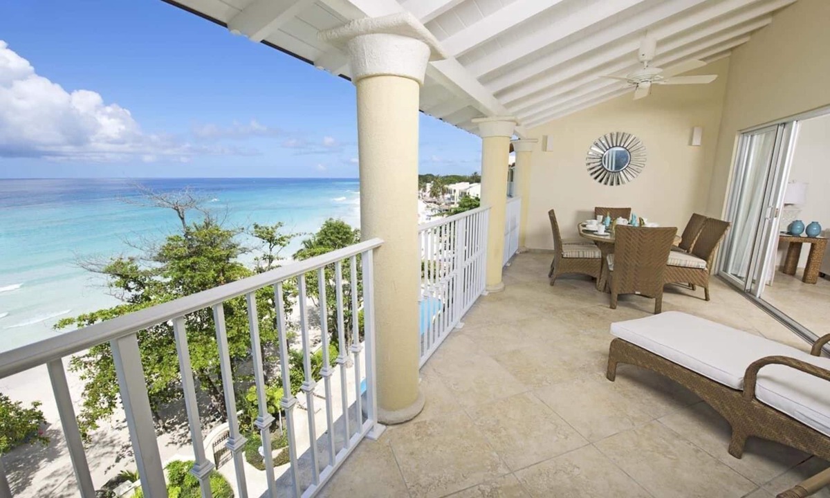 Dover Condo | Beachfront Condo with Pool - Sapphire 509 (2 bed)
