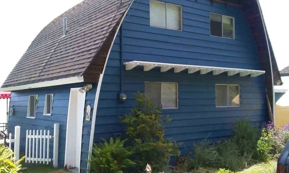 Langley Cabin | Beachfront cabin, no bank waterfront Langley-eagles & whales. 10 steps to beach