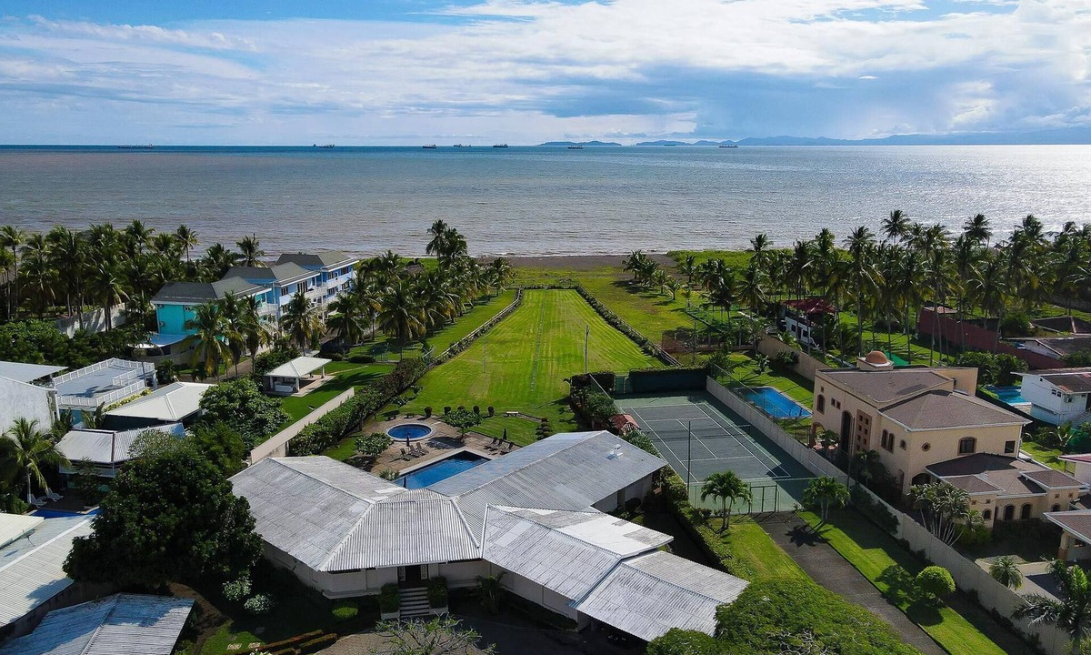 Barranca Villa | Beachfront Casa Cres | 6BR Luxury Villa with Private Pools, BBQ & Tennis