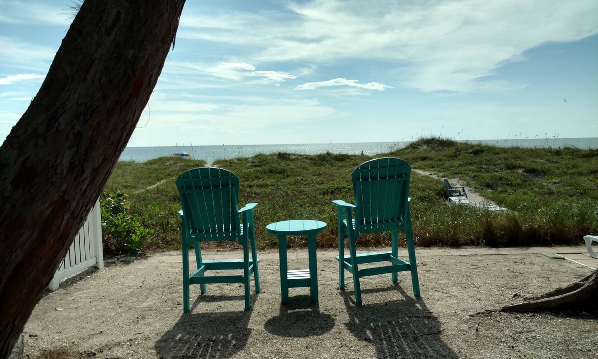 Indian Rocks Beach Cottage | Beachfront Cottages PATIO at Beautiful Sandy Shores on the Gulf of America