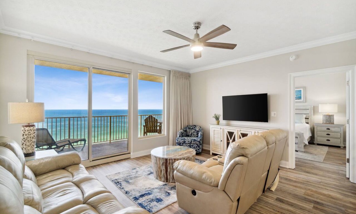 Lower Grand Lagoon Condo | Beachfront condo w/pool & pet-friendly