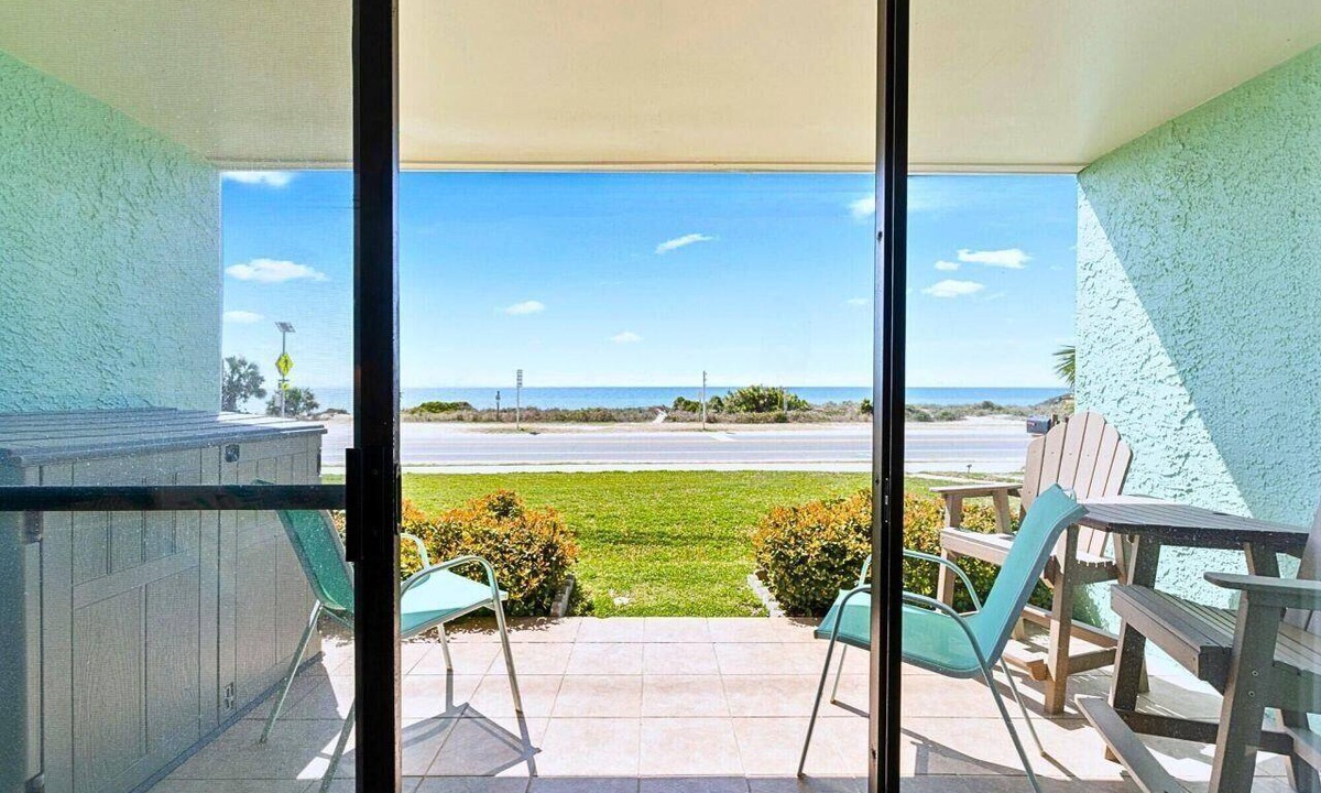Laguna Beach Condo | Beachfront Condo with Pool, Bunks and Gulf Views