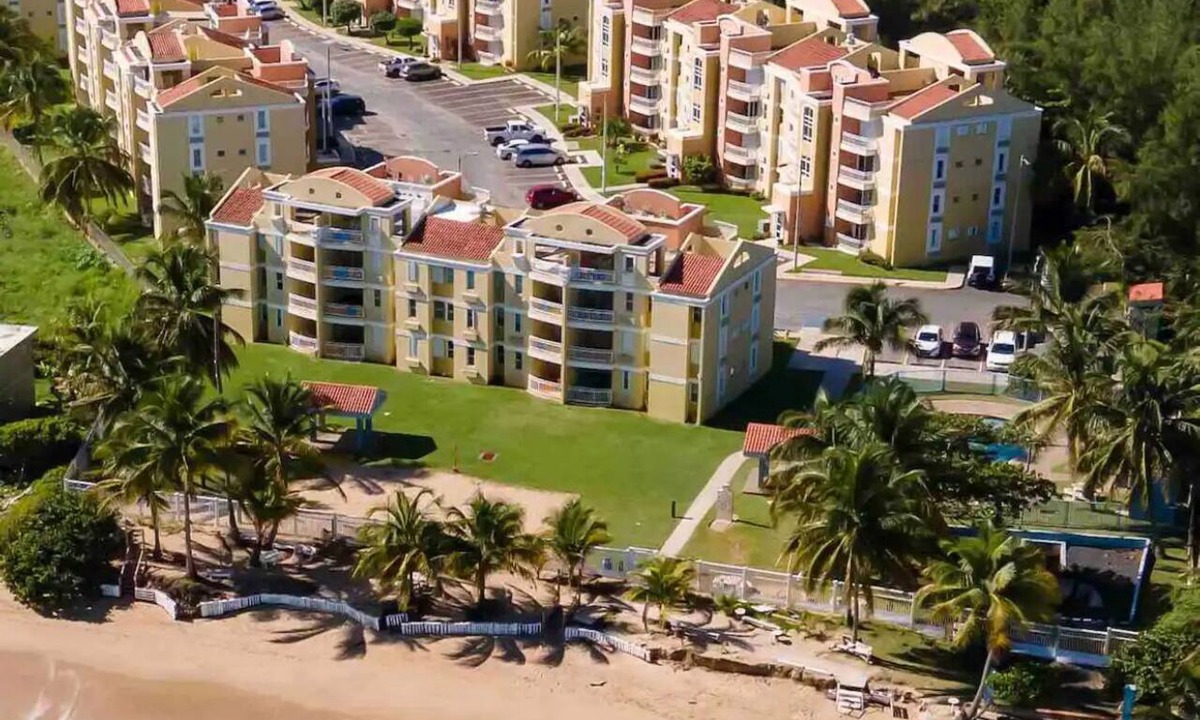 Mediania Alta Condo | Beachfront Condo+Pool+Backup Power+Full AC+FREEpkg+75TVSURR SYS