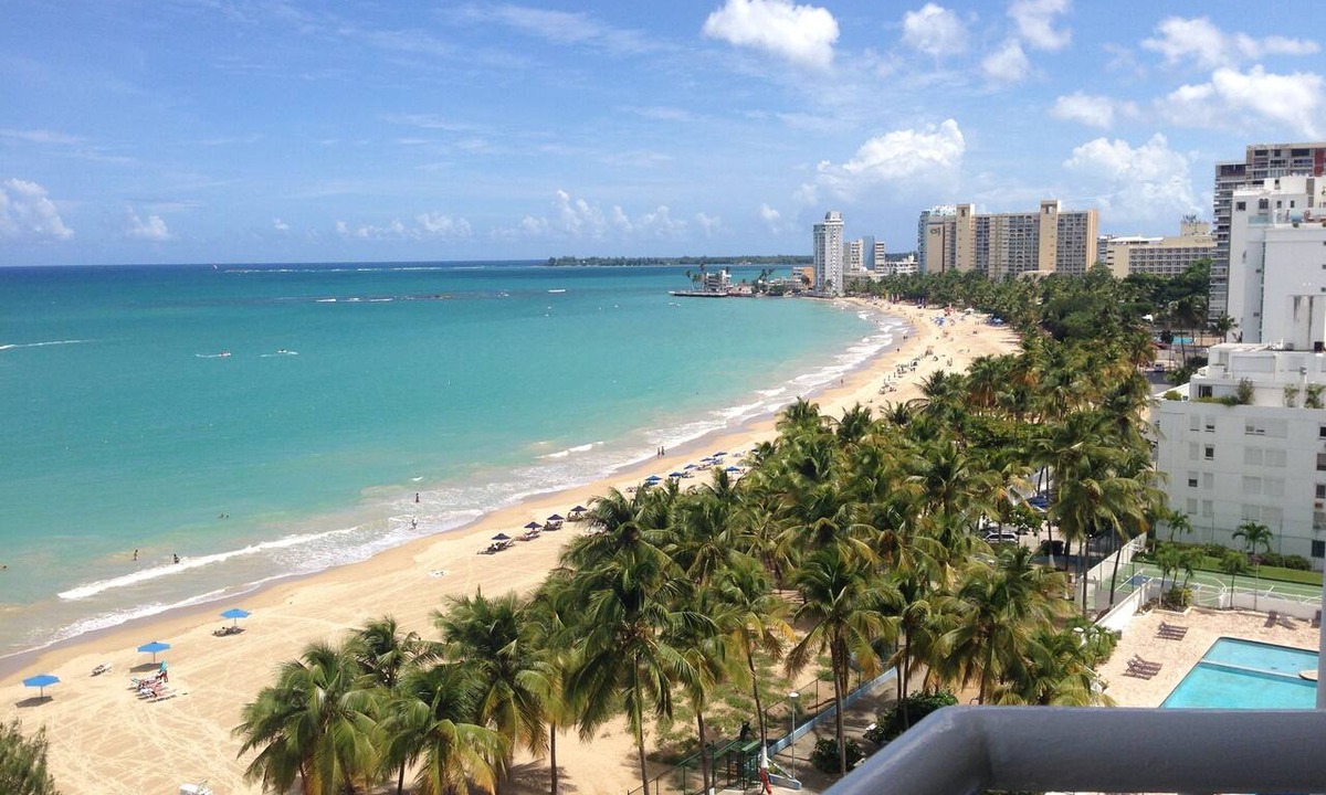 Isla Verde Apartment | Beachfront Condo Spectacular View with balcony