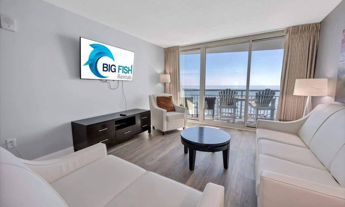 Downtown Myrtle Beach Condo | Beachfront condo with ocean views & hot tub